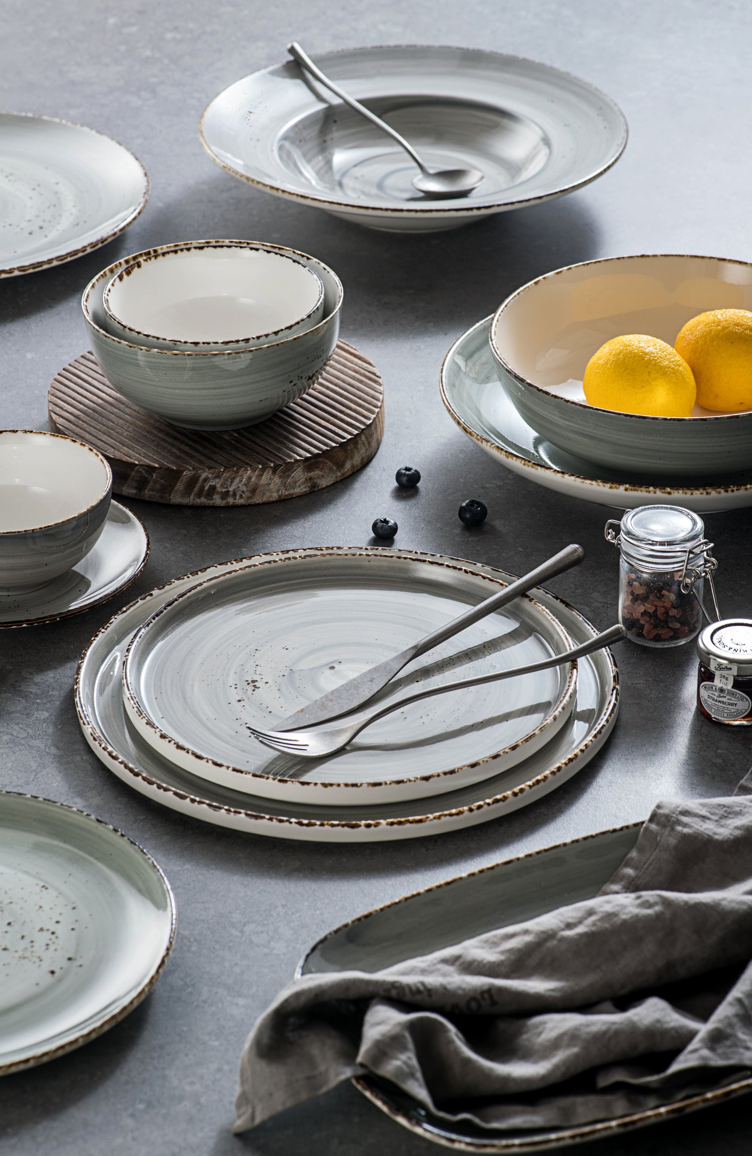 Splash Grigio Dinnerware Collection | Palate & Plate