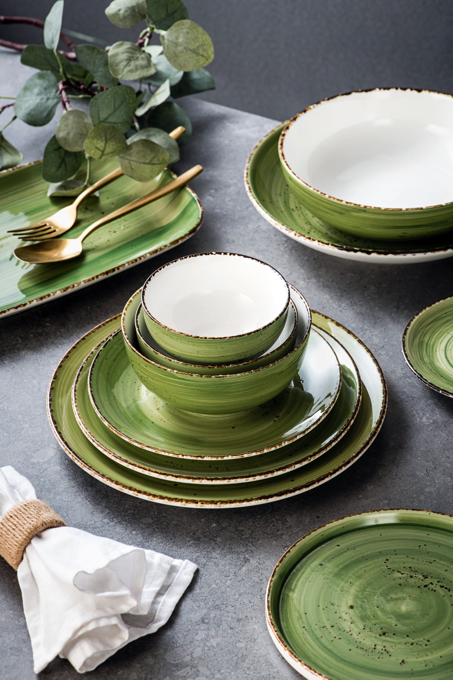 Green Ceramic Plates - Splash Verde | Palate & Plate