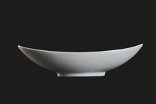 AW9158: 10.5 x 5" Oval Bowl White Chinaware Side View
